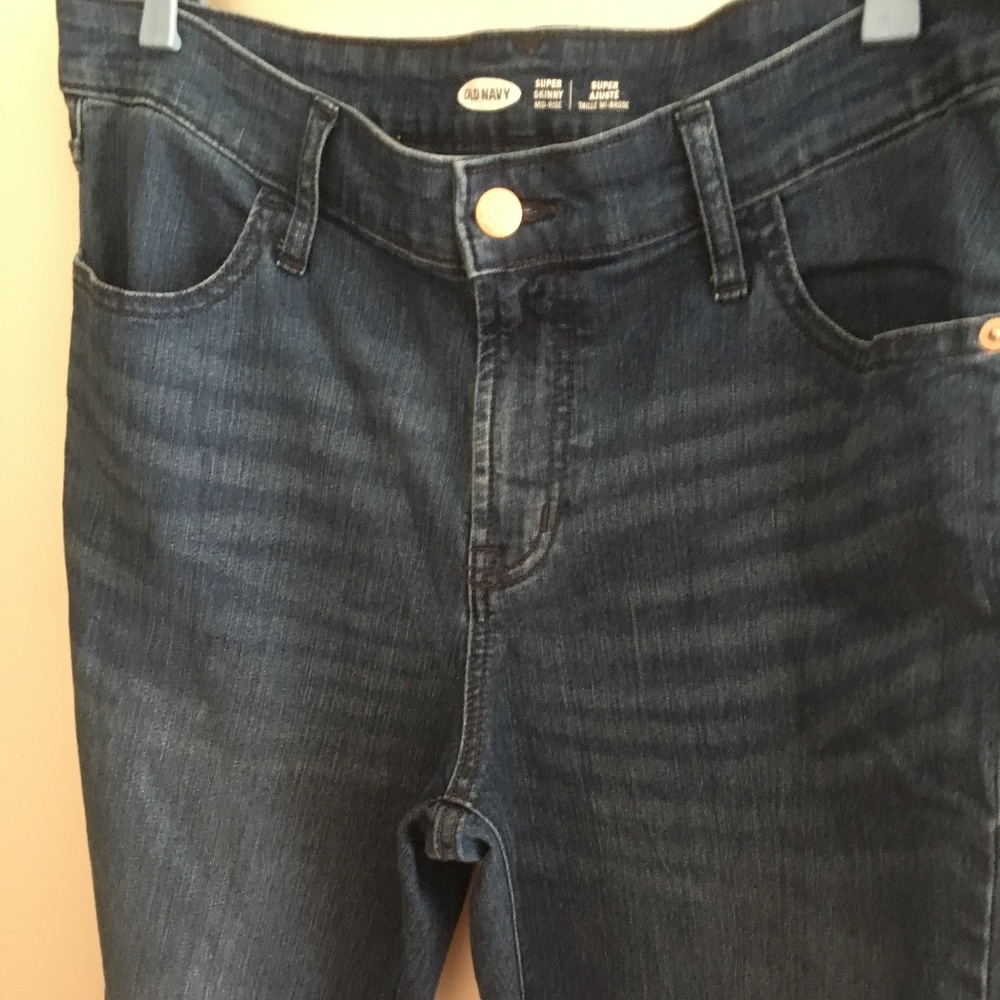 Pre-distressed jeans